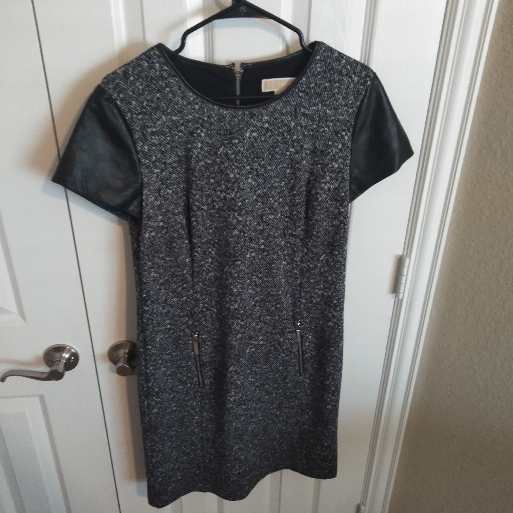 Tweed Short Dress with sheath leather sleeve